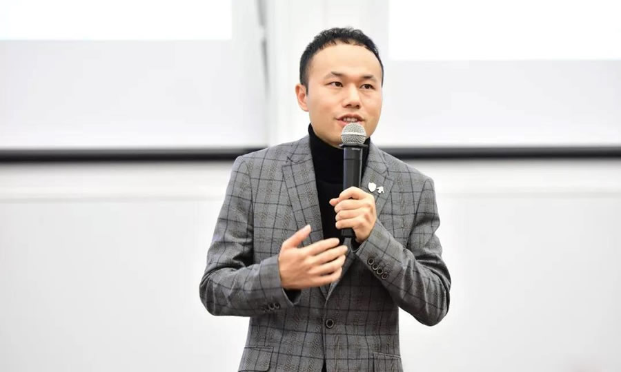 卡罗德钢琴赖志强先生